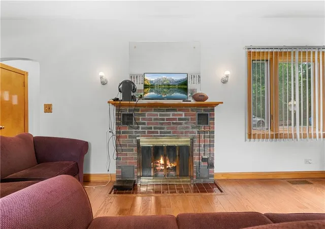 Photo 4 of Single family home for sale at 11219 Evans St, Sugar Creek, MO 64054 | MLS# 2632453 | Listing updated on 2026-08-10