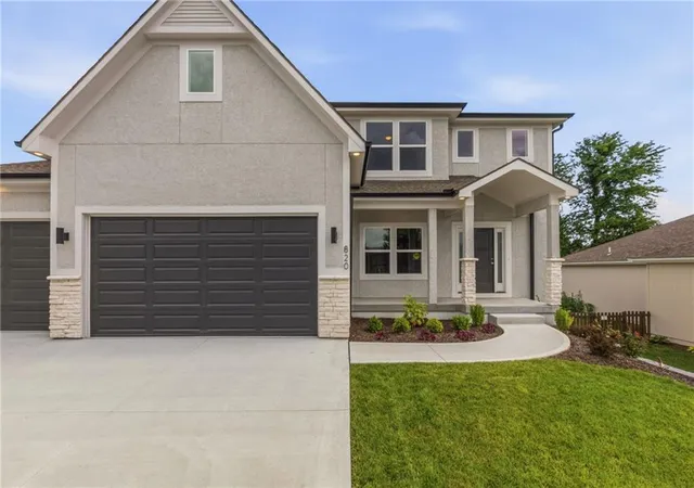 Photo 2 of Single family home for sale at 820 Se Partridge Ln, Blue Springs, MO 64014 | MLS# 2632460 | Listing updated on 2026-08-21