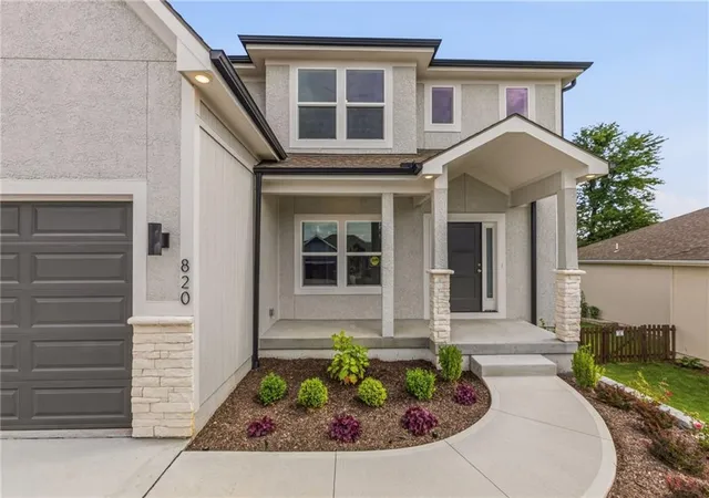 Photo 3 of Single family home for sale at 820 Se Partridge Ln, Blue Springs, MO 64014 | MLS# 2632460 | Listing updated on 2026-08-21
