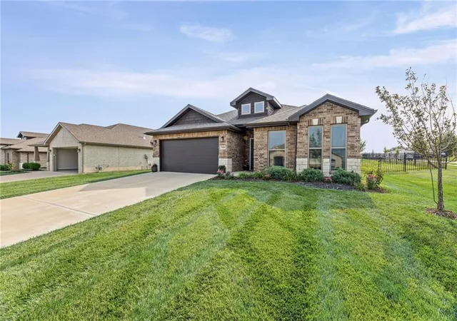 4th image of 7559 Arapahoe Dr, Shawnee, KS 66227 | MLS# 2632461