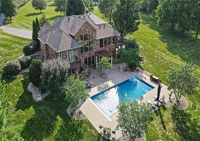 Photo 3 of Single family home for sale at 4808 Northeast 137th St, Smithville, MO 64089 | MLS# 2632469 | Listing updated on 2026-09-02