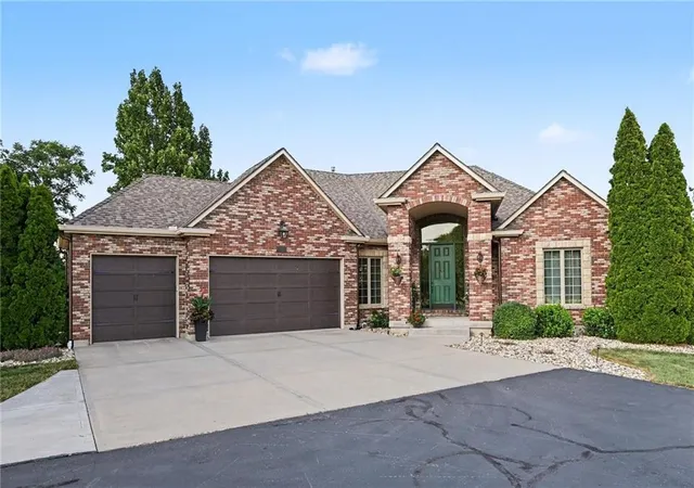 Photo 3 of Single family home for sale at 4808 Northeast 137th St, Smithville, MO 64089 | MLS# 2632469 | Listing updated on 2026-09-02
