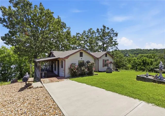 Photo 3 of Single family home for sale at 30643 Rosey Ln, Edwards, MO 65326 | MLS# 2632470 | Listing updated on 2026-09-01