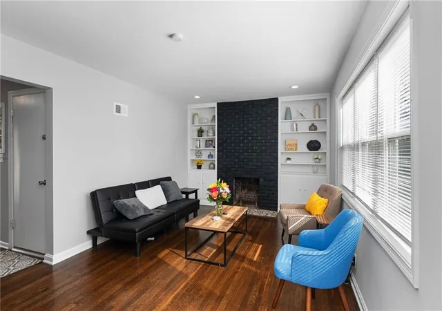 Photo 4 of Single family home for sale at 5030 Paseo Blvd, Kansas City, MO 64110 | MLS# 2632473 | Listing updated on 2026-09-03
