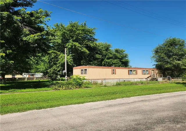Photo 1 of Land for sale at 200 W 5th Street, Henrietta, MO 64036 | MLS# 2632485 | Listing updated on 2026-08-04