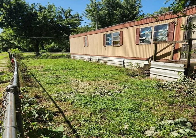 2nd image of 200 W 5th St, Henrietta, MO 64036 | MLS# 2632485