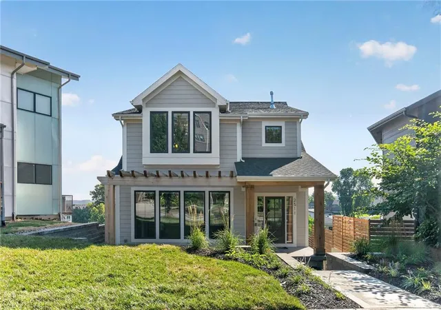 Photo 2 of Single family home for sale at 2511 Forest Ave, Kansas City, MO 64108 | MLS# 2632497 | Listing updated on 2026-07-22