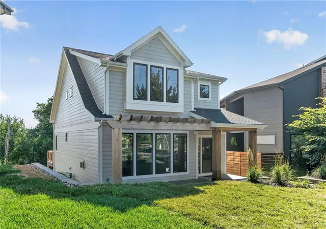 Photo 3 of Single family home for sale at 2511 Forest Ave, Kansas City, MO 64108 | MLS# 2632497 | Listing updated on 2026-07-22