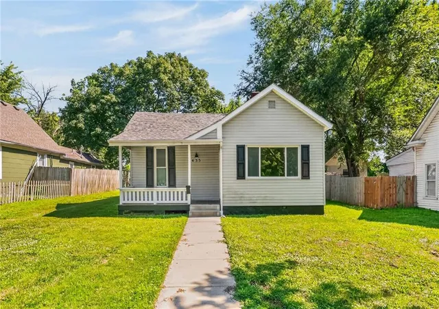 1st image of 435 Ford Ave, Liberty, MO 64068 | MLS# 2632499