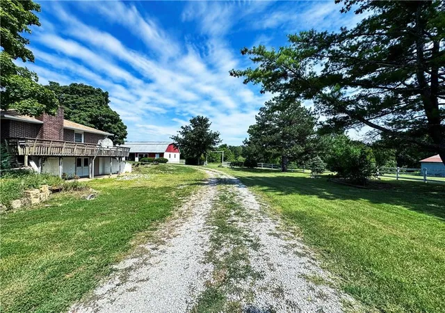 Photo 4 of Sale Pending at 22217 S Victory Rd, Spring Hill, KS 66083 | MLS# 2632507 | Listing updated on 2026-10-04