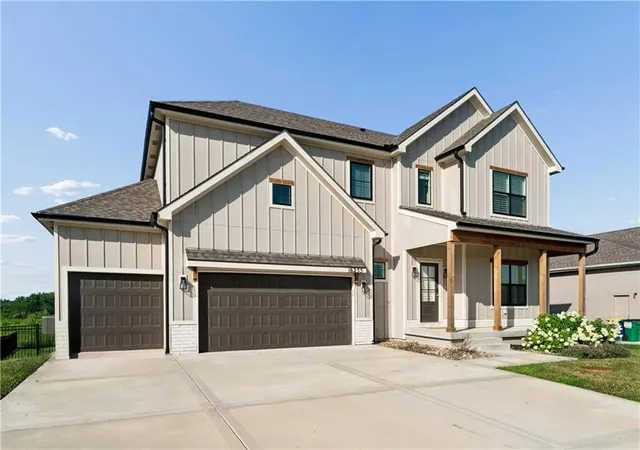 Photo 2 of Single family home for sale at 16255 Nw 123rd Street, Platte City, MO 64079 | MLS# 2632529 | Listing updated on 2026-08-27