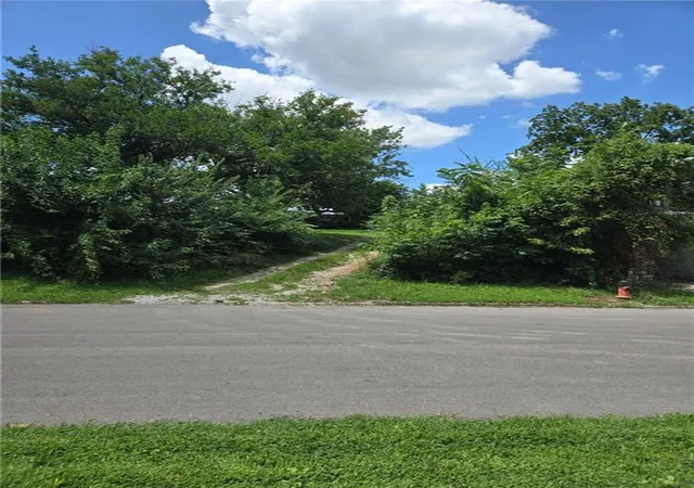 Photo 2 of Land for sale at 3122 Myrtle Ave, Kansas City, MO 64128 | MLS# 2632540 | Listing updated on 2026-07-21