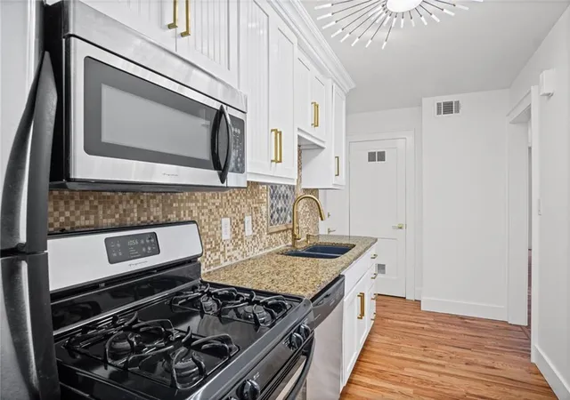 Photo 3 of Condo for sale at 1207 W 45th Street #3E, Kansas City, MO 64111 | MLS# 2632542 | Listing updated on 2026-07-22