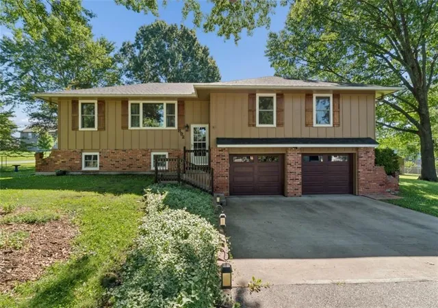 1st image of 892 Gregory St, Peculiar, MO 64078 | MLS# 2632545