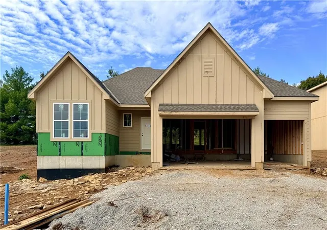 Photo 2 of Single family home for sale at 12212 S Emerald St, Olathe, KS 66061 | MLS# 2632546 | Listing updated on 2026-10-21