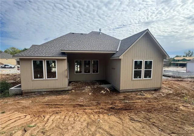 Photo 3 of Single family home for sale at 12212 S Emerald St, Olathe, KS 66061 | MLS# 2632546 | Listing updated on 2026-10-21