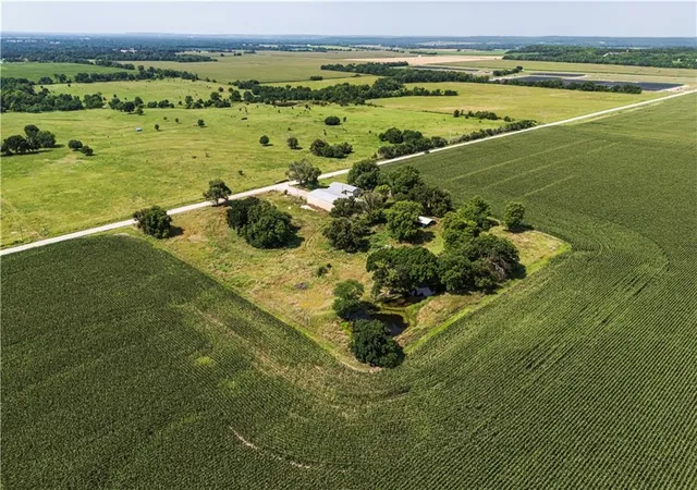 5th image of 18720 800 Rd, Altoona, KS 66710 | MLS# 2632548