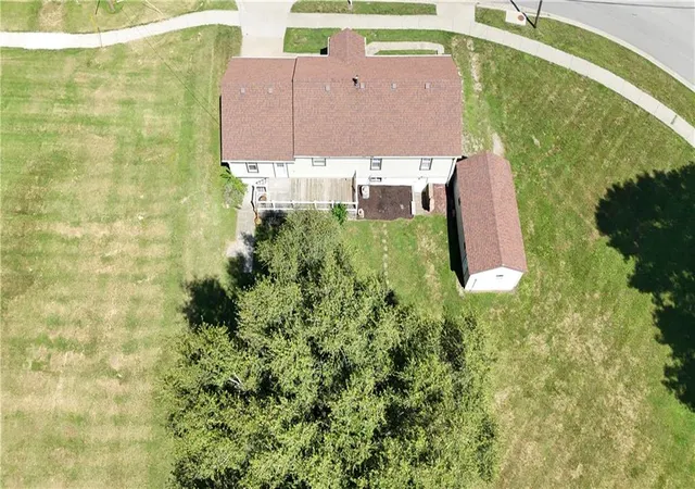 Photo 4 of Single family home for sale at 404 6th Street S, Savannah, MO 64485 | MLS# 2632551 | Listing updated on 2026-09-01