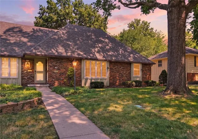 Photo 3 of Sale Pending at 1308 Nw 6th Street, Blue Springs, MO 64014 | MLS# 2632554 | Listing updated on 2026-09-29