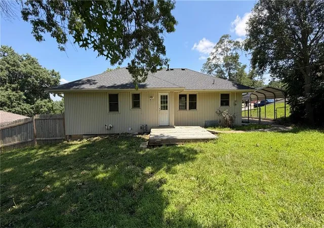 Photo 3 of Sale Pending at 1424 Western St, Leavenworth, KS 66048 | MLS# 2632563 | Listing updated on 2026-08-05