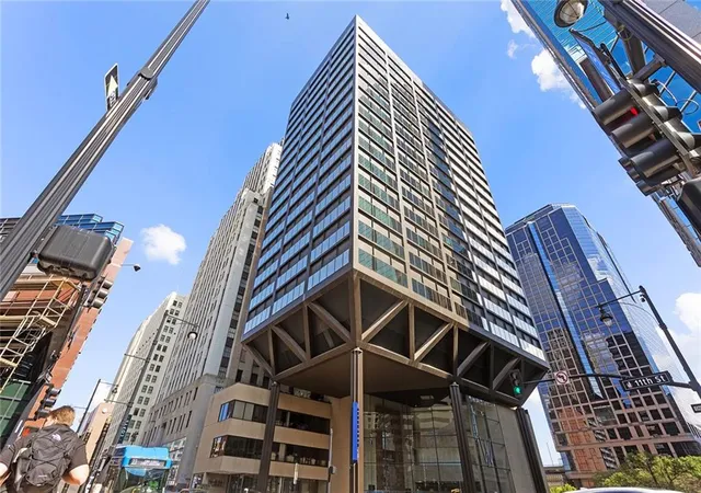 1st image of 1101 Walnut St #1005, Kansas City, MO 64106 | MLS# 2632565