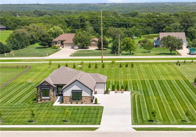 Photo 1 of Single family home for sale at 9717 Ingrid St, De Soto, KS 66018 | MLS# 2632569 | Listing updated on 2026-10-22