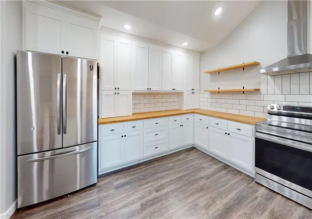 Photo 3 of Sale Pending at 104 E 2nd Street, Lamar, MO 64759 | MLS# 2632570 | Listing updated on 2026-08-27