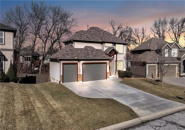 2nd image of 1236 Vivian Dr, Warrensburg, MO 64093 | MLS# 2632571