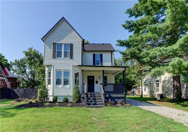 1st image of 511 E Green St, Clinton, MO 64795 | MLS# 2632572