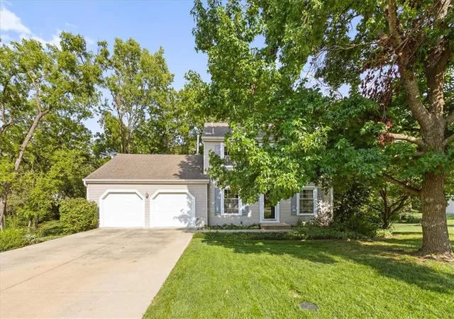 2nd image of 316 Boulder St, Lawrence, KS 66049 | MLS# 2632575