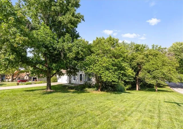 3rd image of 316 Boulder St, Lawrence, KS 66049 | MLS# 2632575