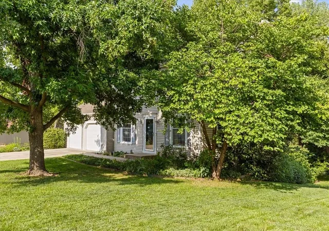 4th image of 316 Boulder St, Lawrence, KS 66049 | MLS# 2632575