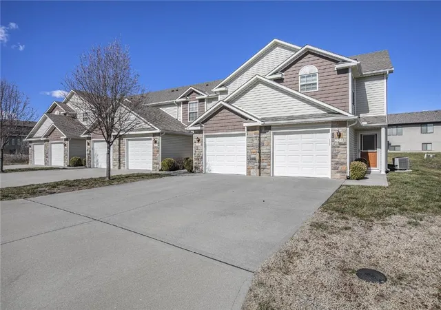 Photo 2 of Sale Pending at 254 Pointe Ln, Raymore, MO 64083 | MLS# 2632580 | Listing updated on 2026-09-05