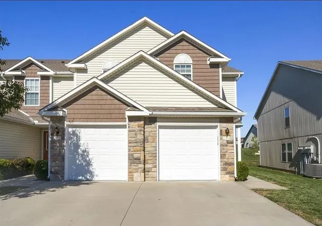Photo 3 of Sale Pending at 254 Pointe Ln, Raymore, MO 64083 | MLS# 2632580 | Listing updated on 2026-09-05