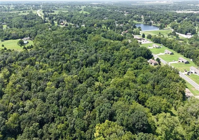 1st image of 8535 Kill Crk Rd, De Soto, KS 66018 | MLS# 2632603
