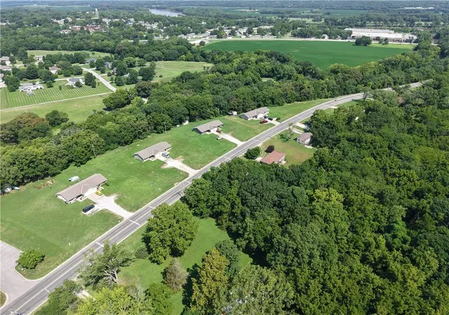 3rd image of 8535 Kill Crk Rd, De Soto, KS 66018 | MLS# 2632603