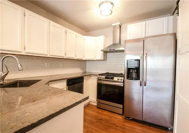 Photo 4 of Single family home for sale at 227 S Ash Ave, Independence, MO 64053 | MLS# 2632604 | Listing updated on 2026-08-20