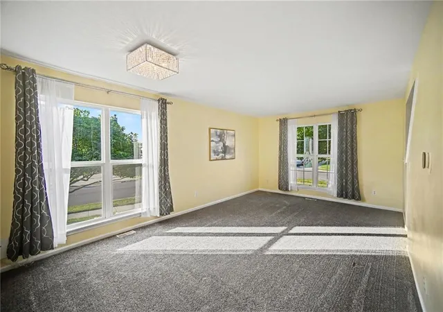 Photo 3 of Single family home for sale at 1058 Maple Woods Ter, Liberty, MO 64068 | MLS# 2632609 | Listing updated on 2026-10-01
