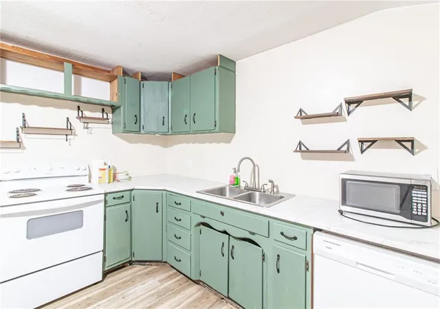 5th image of 210 N Main St, Centerview, MO 64019 | MLS# 2632611