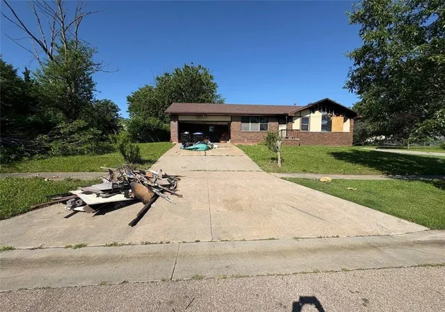 1st image of 3801 Se Evans St, Topeka, KS 66609 | MLS# 2632613