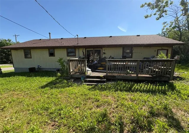 2nd image of 3801 Se Evans St, Topeka, KS 66609 | MLS# 2632613