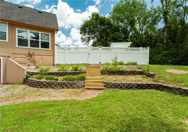 Photo 4 of Sale Pending at 11917 Virginia Ave, Kansas City, MO 64146 | MLS# 2632615 | Listing updated on 2026-07-24
