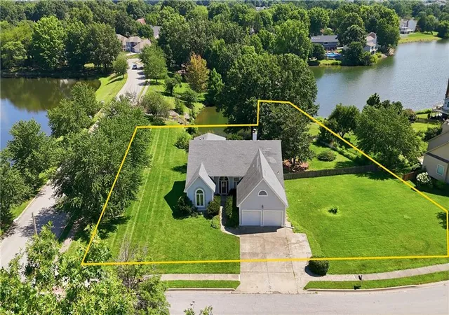 Photo 1 of Single family home for sale at 1101 Ne Waterfield Village Dr, Blue Springs, MO 64014 | MLS# 2632617 | Listing updated on 2026-09-06