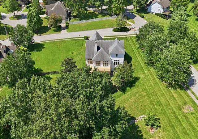 Photo 3 of Single family home for sale at 1101 Ne Waterfield Village Dr, Blue Springs, MO 64014 | MLS# 2632617 | Listing updated on 2026-09-06