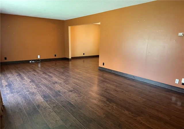 Photo 4 of Sale Pending at 904 NE 60th Terrace, Kansas City, MO 64118 | MLS# 2632627 | Listing updated on 2026-08-31