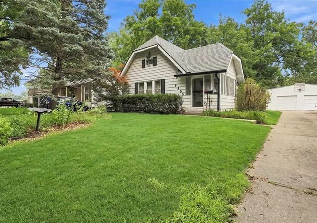 Photo 1 of Single family home for sale at 7535 Mcgee St, Kansas City, MO 64114 | MLS# 2632634 | Listing updated on 2026-09-01
