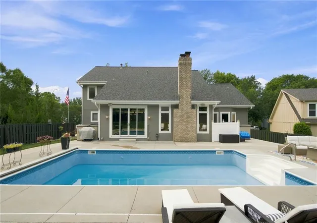 Photo 2 of Single family home for sale at 6100 Nw 78th Street, Kansas City, MO 64151 | MLS# 2632638 | Listing updated on 2026-10-08