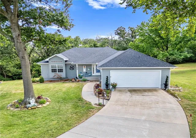 3rd image of 529 S Prewitt St, Nevada, MO 64772 | MLS# 2632639