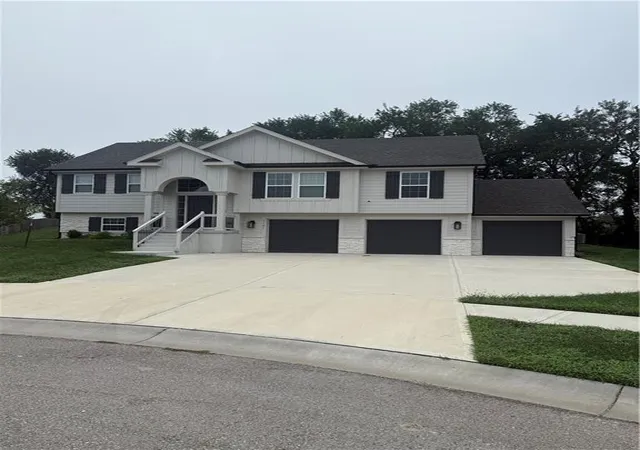 Photo 1 of Single family home for sale at 1101 Noah Ln, Kearney, MO 64060 | MLS# 2632646 | Listing updated on 2026-08-21