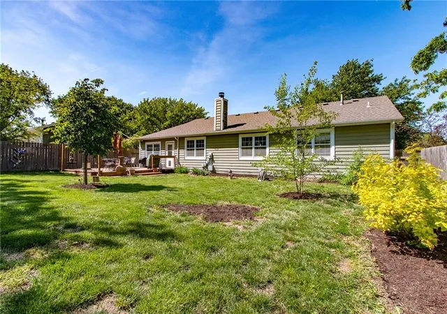 3rd image of 3817 Stetson Dr, Lawrence, KS 66049 | MLS# 2632651